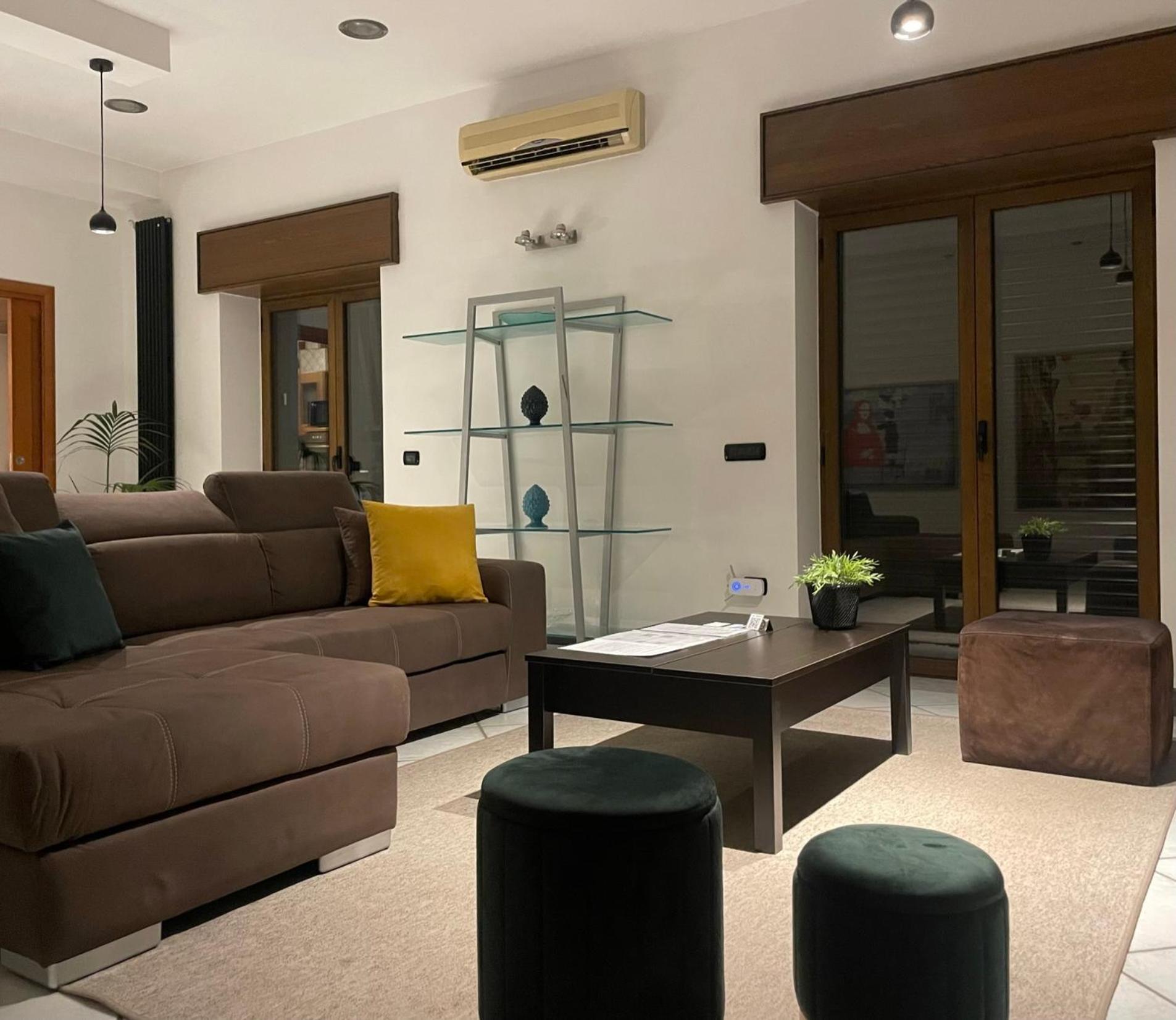 Sky And Green Luxury Apartament بوسكوريليه المظهر الخارجي الصورة